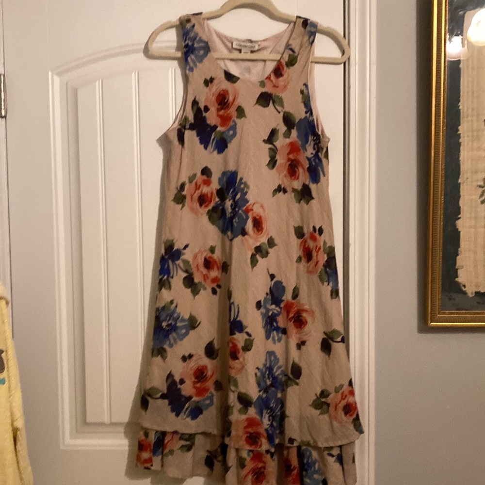 Beautiful midi floral sleeveless dress